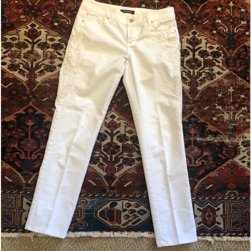 WHBM Blanc Embellished w/Embroidery White Jeans • 2R